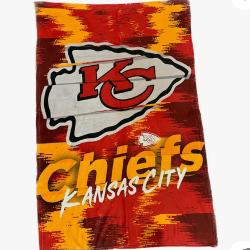 KANSAS CITY CHIEFS RUG/MAT MULTI COLORS W 22 in L 39in APPROX RED YELLOW NWOT
